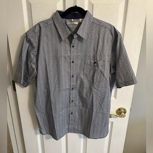 Men’s Short Sleeve Buttoned Shirt